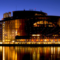 Чаша с Европейския парламент в Брюксел