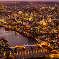 Чаша с нощен Лондон